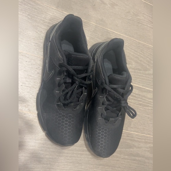 Nike Women's Black Sneakers - Picture 2 of 5